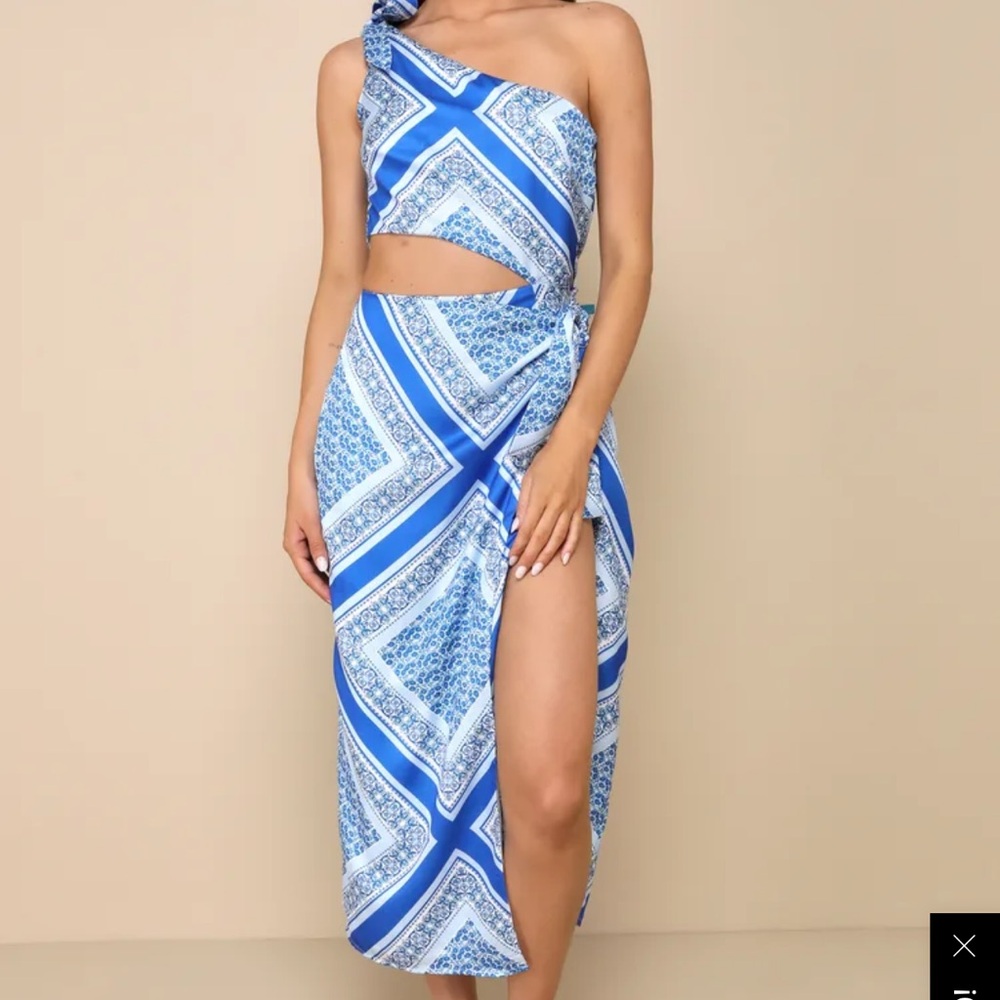 Lulu's Blue and White Floral Dress